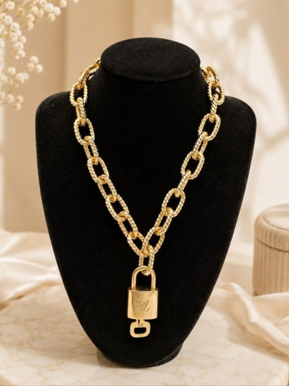 Authentic Louis Vuitton Lock & Key w/ Unbranded Gold Plated Gold Chain Necklace